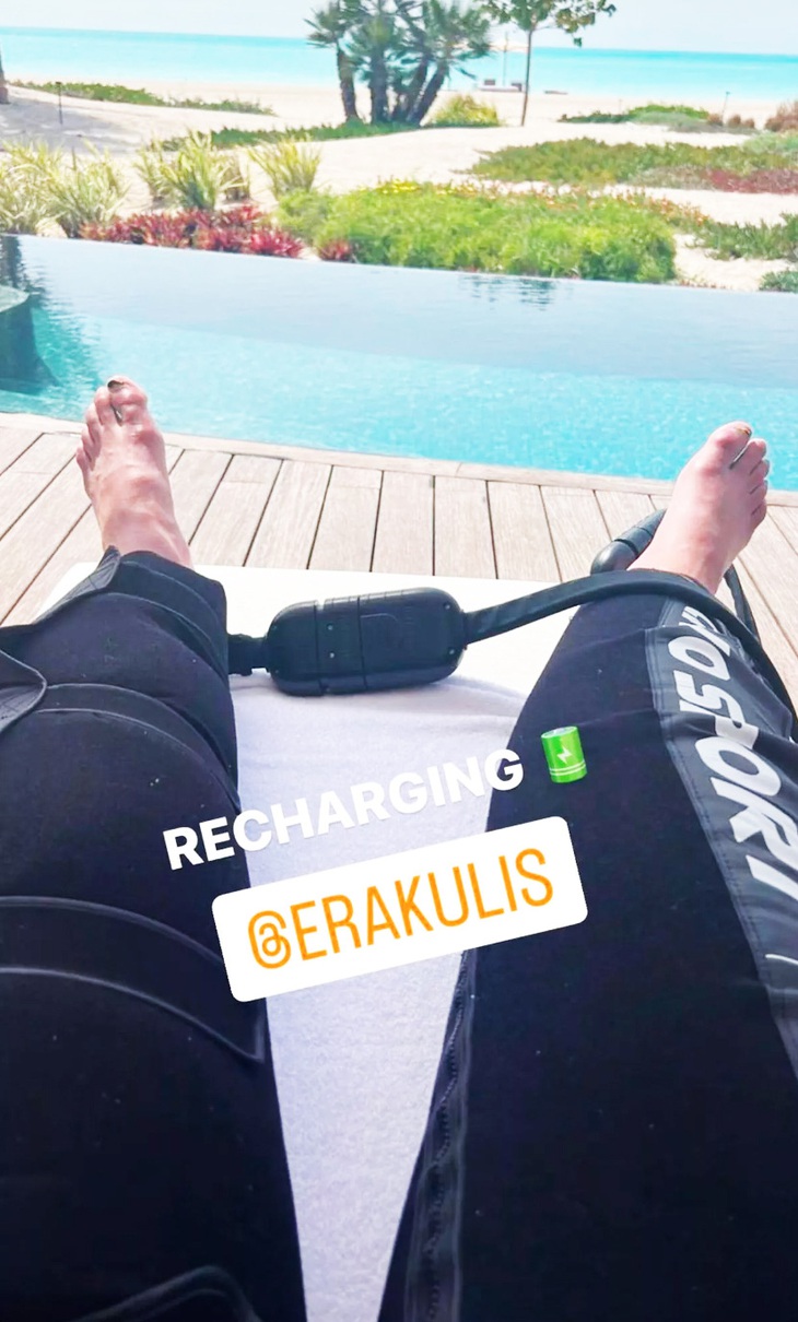 Những ngón chân sưng tấy của Cristiano Ronaldo khiến người hâm mộ lo lắng - Ảnh: INSTAGRAM