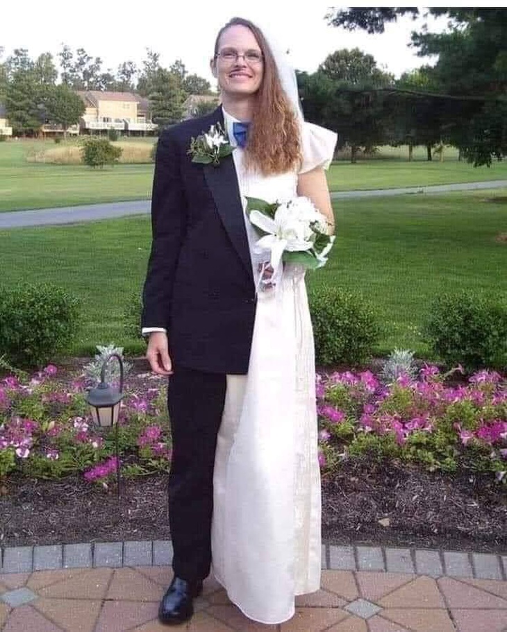 Antoine Cheval trong ngày cưới chính mình.