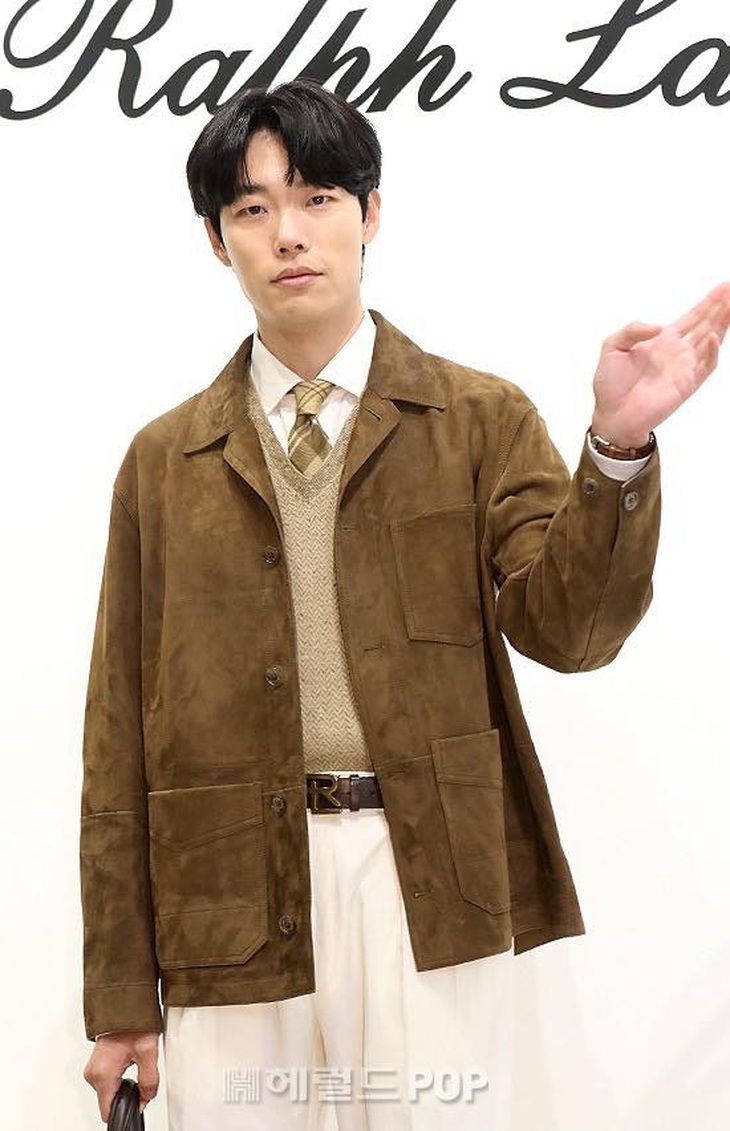 Ryu Jun Yeol tham gia sự kiện thời trang, chính thức lộ diện sau ồn ào tình ái