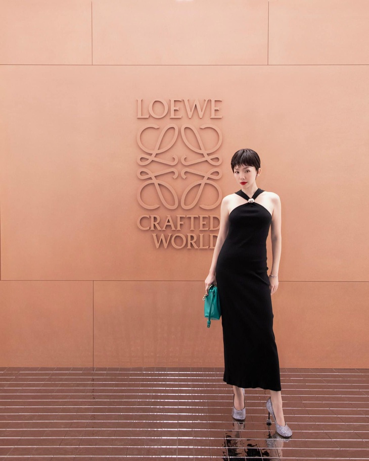 Triển lãm Crafted World diễn ra tại Trung tâm triển lãm Thượng Hải, là không gian tôn vinh lịch sử phong phú cùng những di sản thủ công của nhà mốt đến từ Tây Ban Nha.