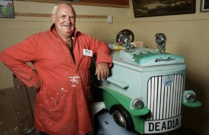 Chiếc quan tài hình xe ô tô của ông Kevin Heyward. 