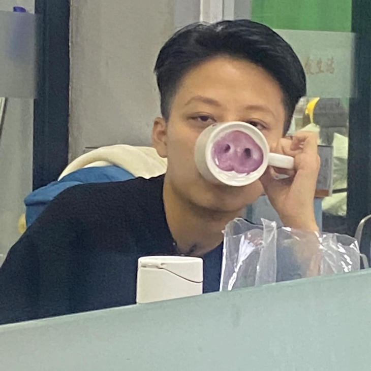 Chiếc cốc hài hước.