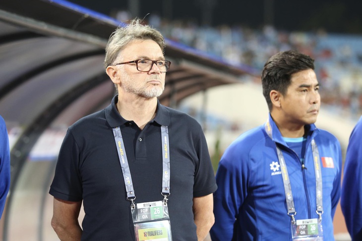 HLV Troussier đã phải chia tay tuyển Việt Nam sau chuỗi thành tích bết bát - Ảnh: H.T.