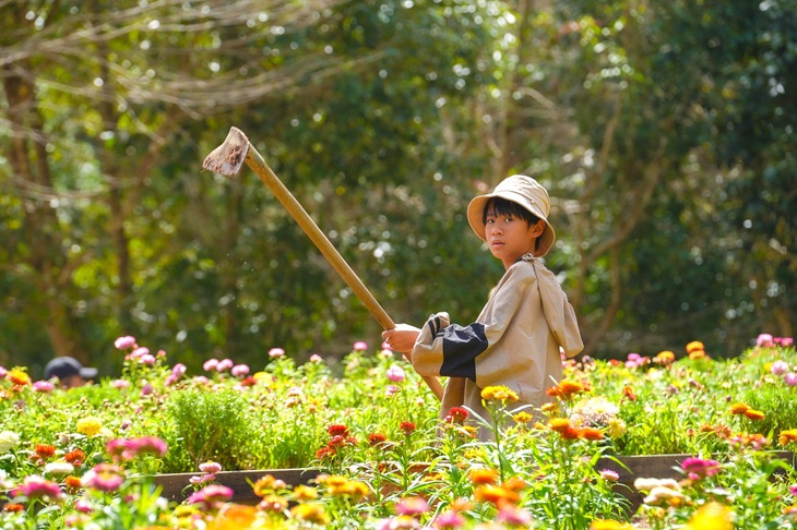 Tạo hình của bé Rio (13 tuổi) trên phim