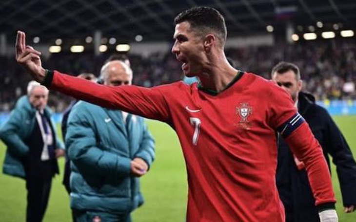 Ronaldo nổi giận 