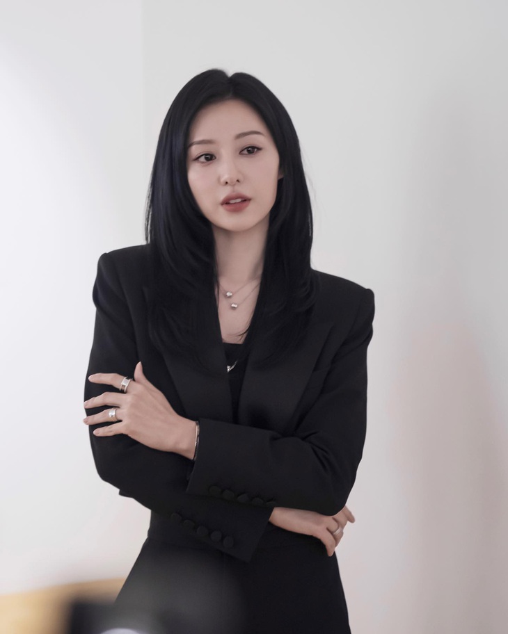 Kim Ji Won - Ảnh 2.