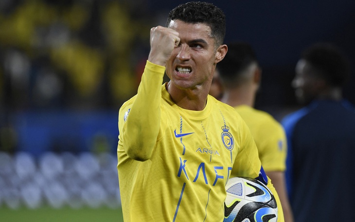 Xem lại hat-trick thứ 64 trong sự nghiệp Cristiano Ronaldo