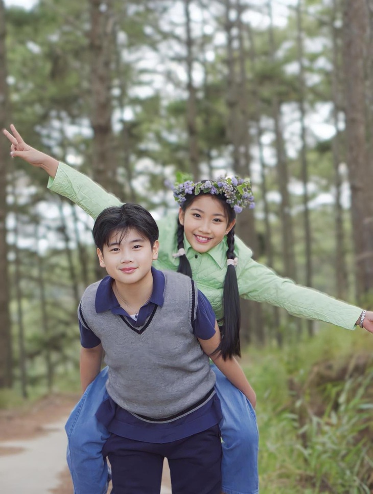 Bảo Long cùng bạn diễn