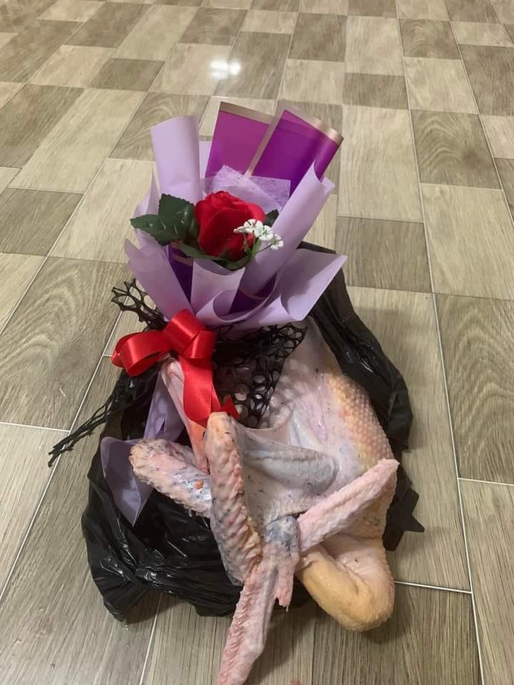 Ơ kìa... chân tình này...