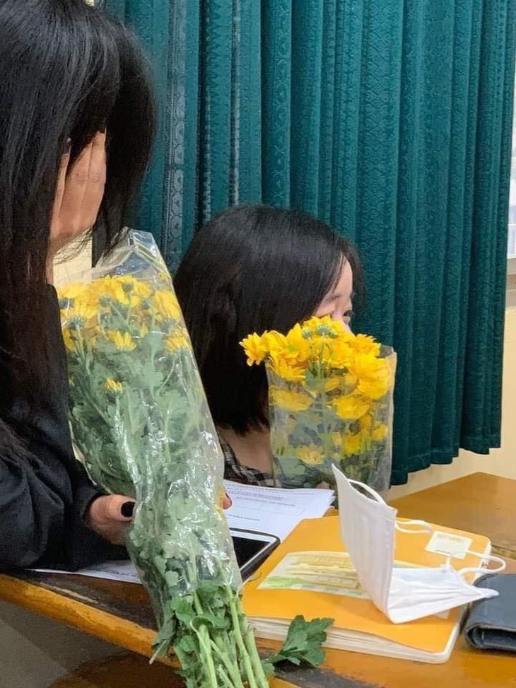 Ở một ngôi trường nọ mừng 8-3...