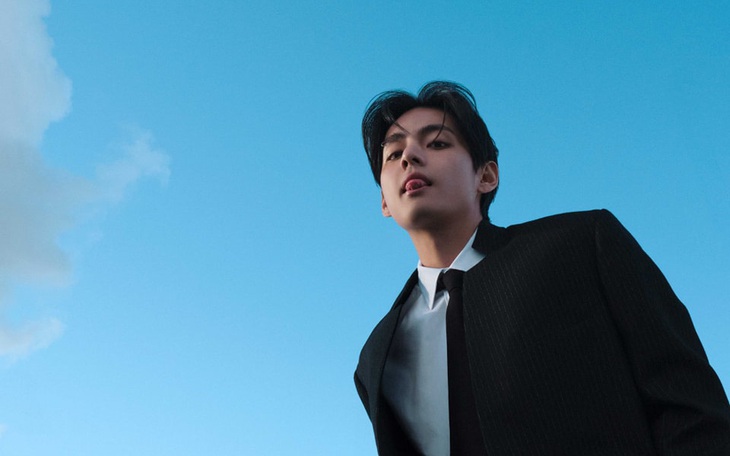 Phát sốt với loạt ảnh V (BTS) 