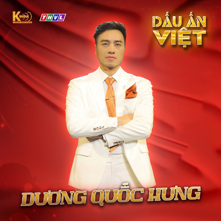 Dương Quốc Hưng - Đến với sân khấu lần đầu tại Sao Mai Điểm Hẹn 2006, chàng ca sĩ điển trai ghi điểm trong lòng fan hâm mộ bởi vẻ ngoài nam tính cùng giọng ca đốn tim. Tại Dấu Ấn Việt, Dương Quốc Hưng sẽ khiến khán giả ngỡ ngàng vì sự biến hóa của mình.