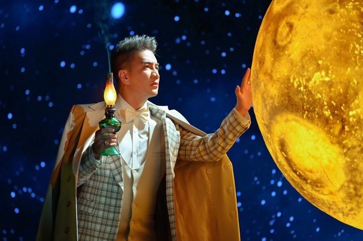 18 mashup từ hơn 60 ca khúc với hàng chục nghìn từ sẽ được Đàm Vĩnh Hưng trình diễn trong live show “Ngày em thắp sao trời”