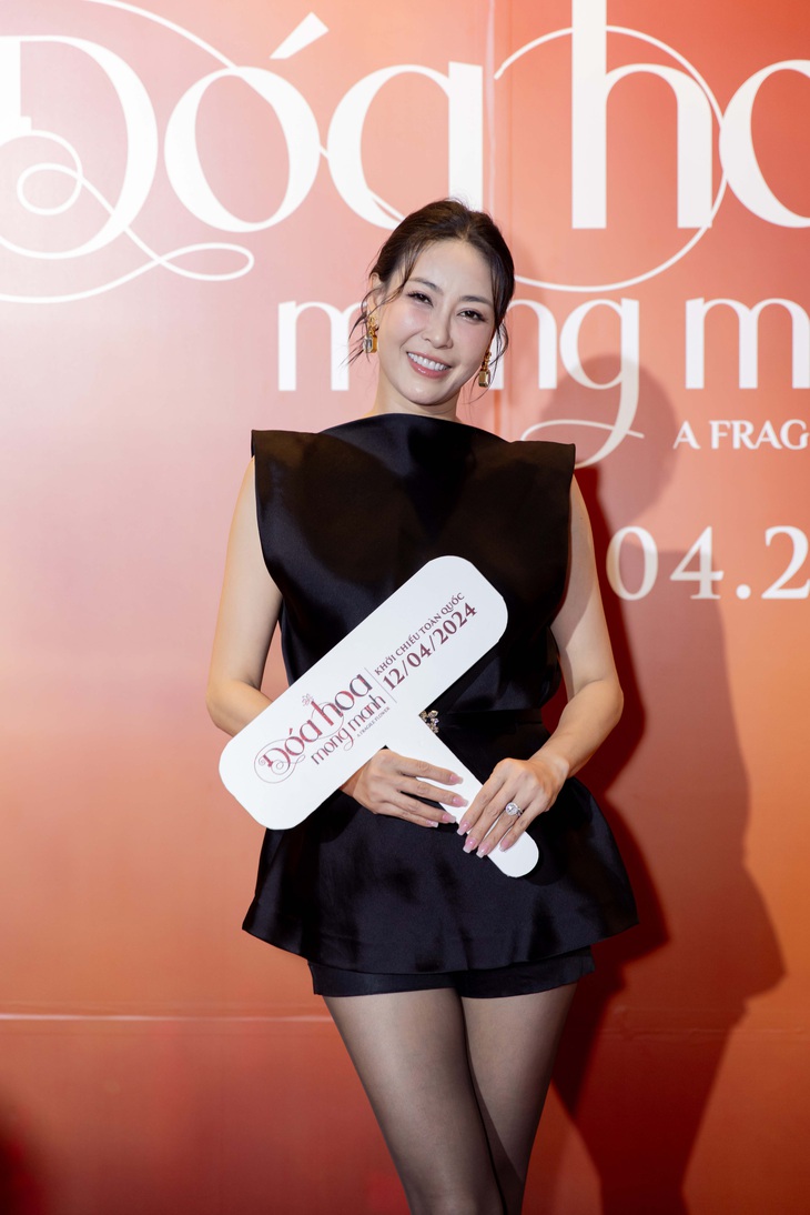 Ở tuổi 47, Hà Kiều Anh khiến nhiều người không khỏi suýt xoa, ghen tỵ bởi sắc vóc nuộc nà, thon gọn va trẻ trung