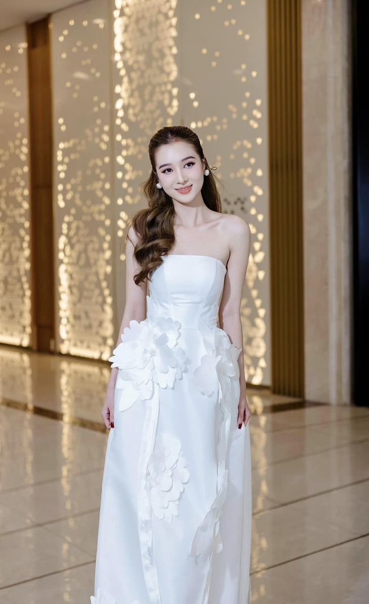 Trong năm 2024, Hồ Quang Hiếu và Tuệ Như dự định sinh con để “vui nhà vui cửa”. Song cả hai không tạo áp lực với nhau, mà để mọi thứ thuận tự nhiên. “Tôi nghĩ con cái cũng phụ thuộc vào cái duyên. Nếu có con sớm thì càng tốt, cả hai rất vui và đón nhận”, nam ca sĩ bày tỏ.