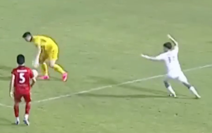 Luis Suarez hỗ trợ giải cứu người đàn ông định treo cổ tự tử - Ảnh 3.