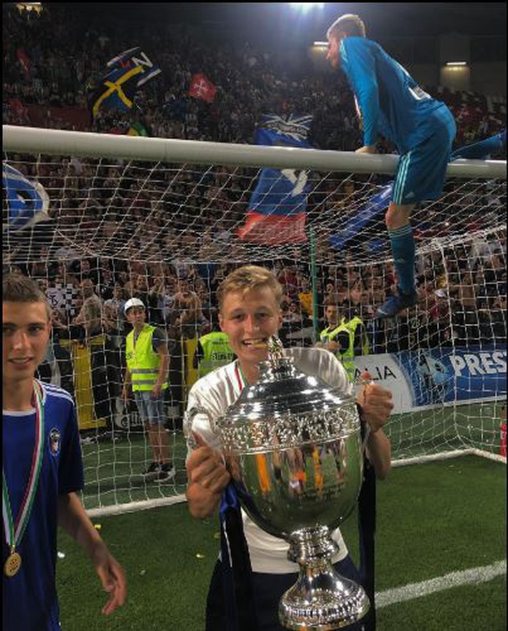 Kevin Lidin giành danh hiệu ở Serie C cùng AC Pisa - Ảnh: The Sun