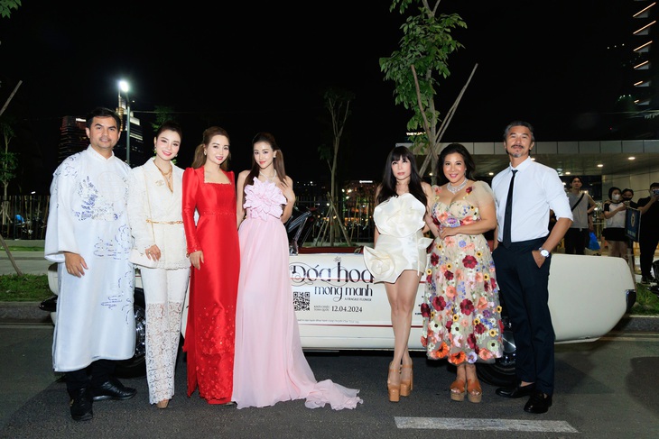 Dàn diễn viên phim Đóa hoa mong manh tại cinetour