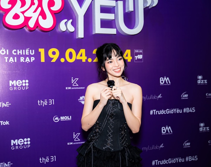 Khánh Vân trông từng trải mà tinh nghịch tại sự kiện