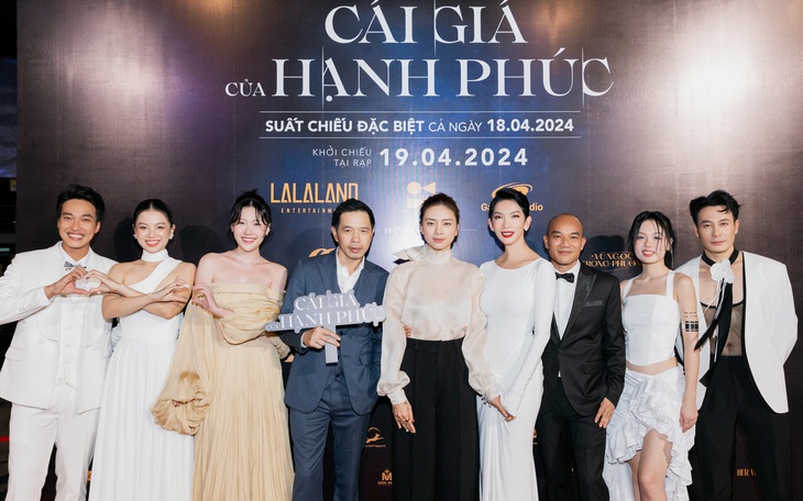 Dàn sao đổ bộ thảm đỏ phim Cái giá của hạnh phúc