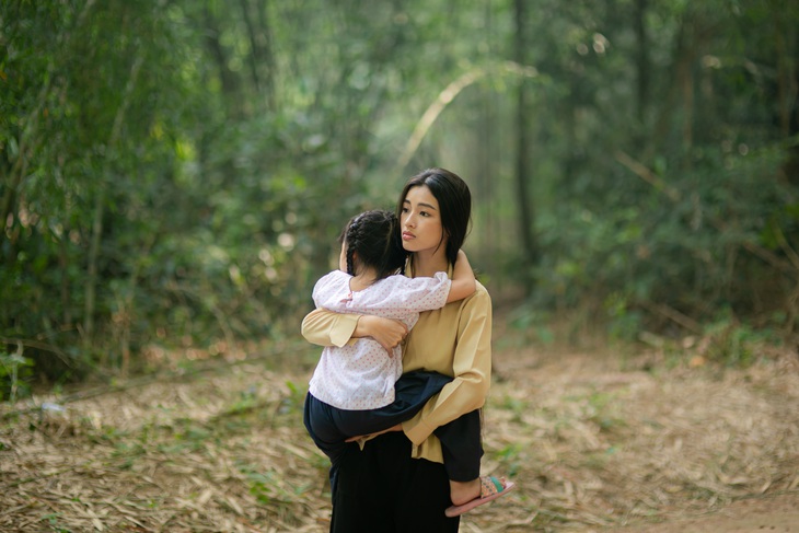 Trịnh Đình Quang bất ngờ tung MV bi tráng đóng cùng Lan Thy- Ảnh 10.