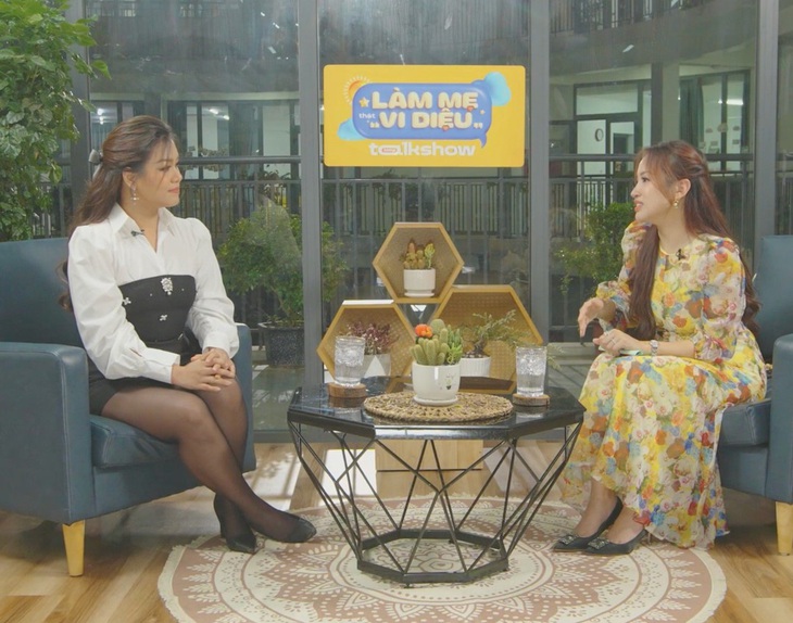 Phương Vy tâm tình cùng Vân Hugo tại Làm mẹ thật vi diệu