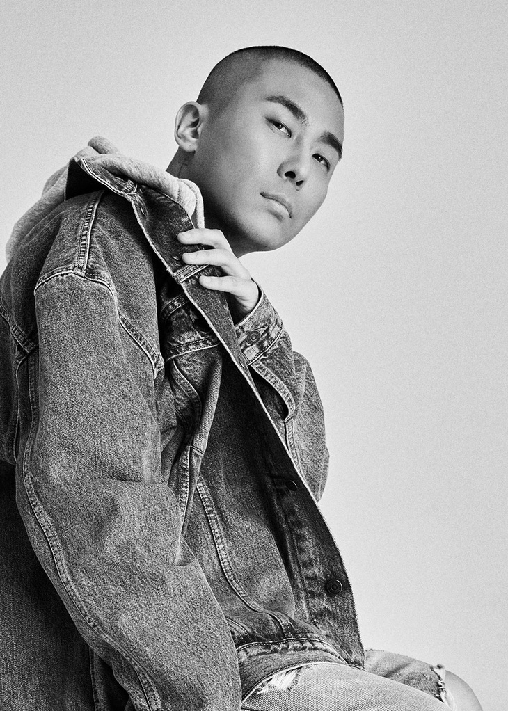 Rado là nhà sản xuất âm nhạc từng hợp tác với nhiều nhóm nữ và nghệ sĩ nổi tiếng K-pop