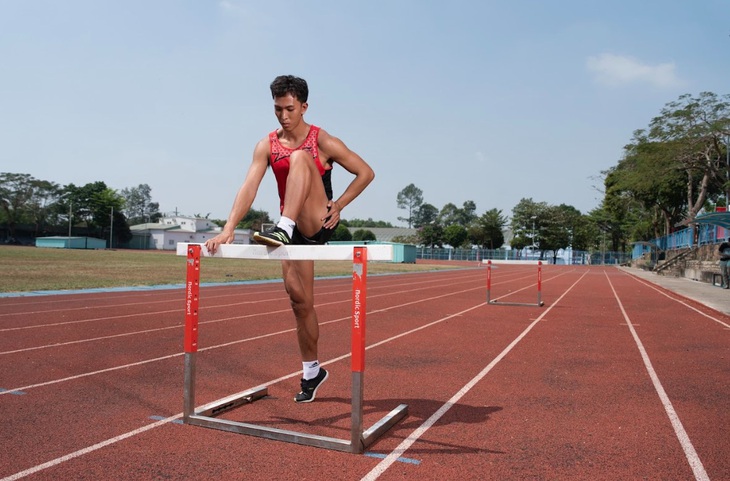 Vận động viên Trần Lê Quốc Đạt trên sân tập