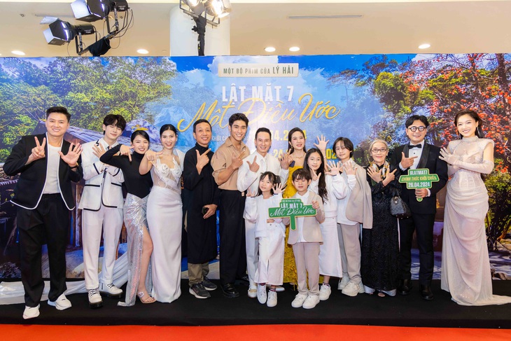 Đoàn phim Lật mặt 7 trong buổi ra mắt phim&nbsp;