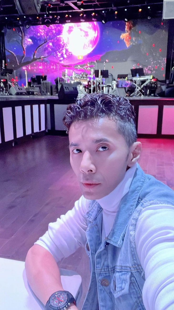 Di chứng sau phẫu thuật xương hàm khiến Kasim Hoàng Vũ không thể ăn uống và đi hát