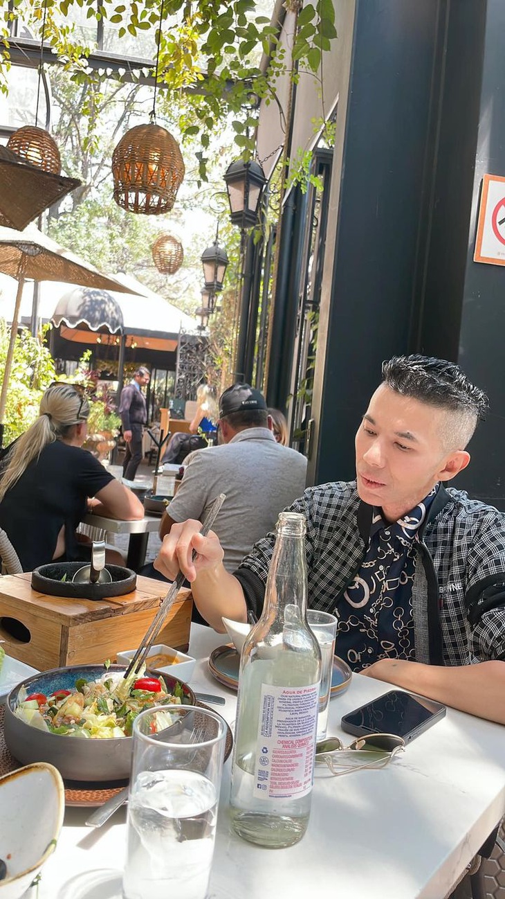 Sụt cân vì không thể ăn uống như bình thường khiến ngoại hình Kasim Hoàng Vũ không còn phong độ như ngày nào