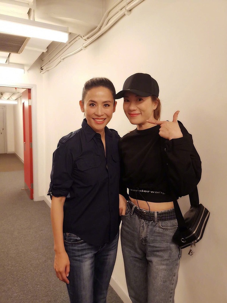 Mãi đến 2019, Trương Khải Di và Tuyên Huyên mới đứng chung khung hình