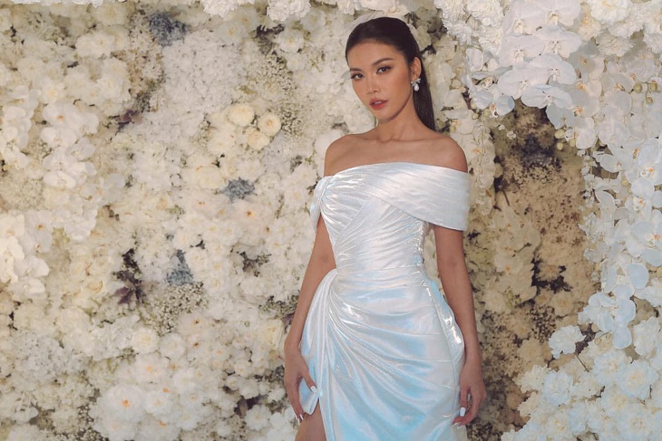 Ở góc chụp này, Minh Tú khiến netizen giật mình vì có nhiều nét giống người đẹp Chúng Huyền Thanh