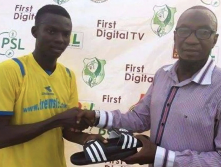 Giải thưởng cho cầu thủ xuất sắc nhất. 