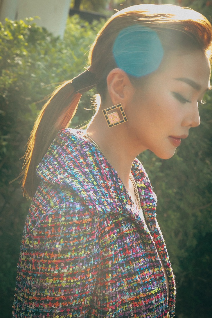 Đây không phải lần đầu Thanh Hằng diện trang phục gợi cảm khi đi sự kiện mà không có ông xã đi cùng. Song, người đẹp luôn được anh ủng hộ và cổ vũ, vì anh biết cô luôn chỉn chu về phục trang trong mỗi event.