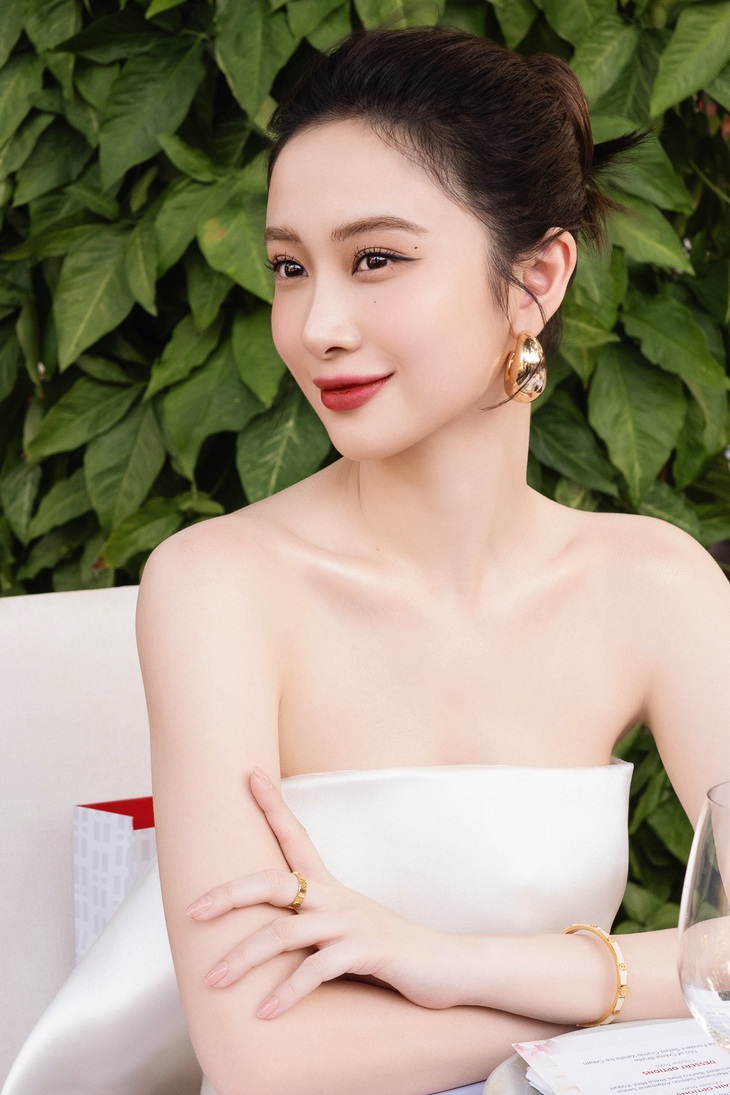 Thấy Jun Vũ hở bạo, nhiều nhãn hàng gửi đồ tặng vì sợ cô... cảm lạnh- Ảnh 4.