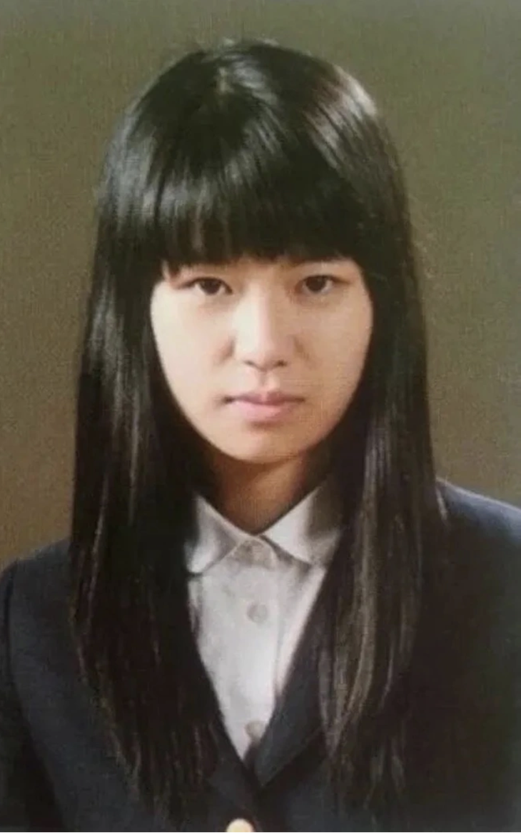 Lim Ji Yeon thuở cắp sách đến trường