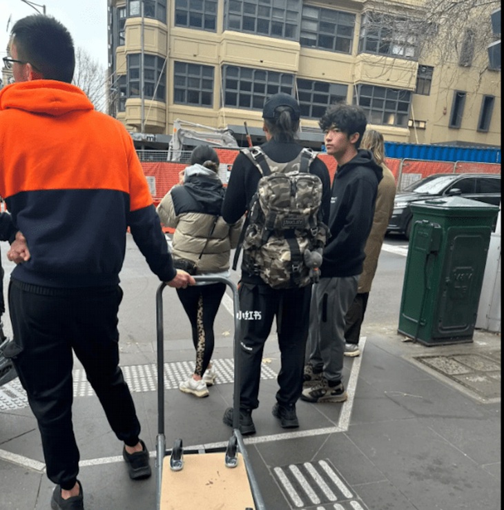 Trước đó, Tạ Đình Phong và Lucas vô tình bị người qua đường bắt gặp khi đi nghỉ ở Úc.