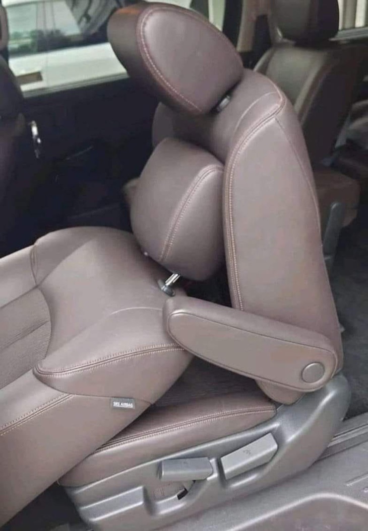 Anh và em ở một vũ trụ khác.