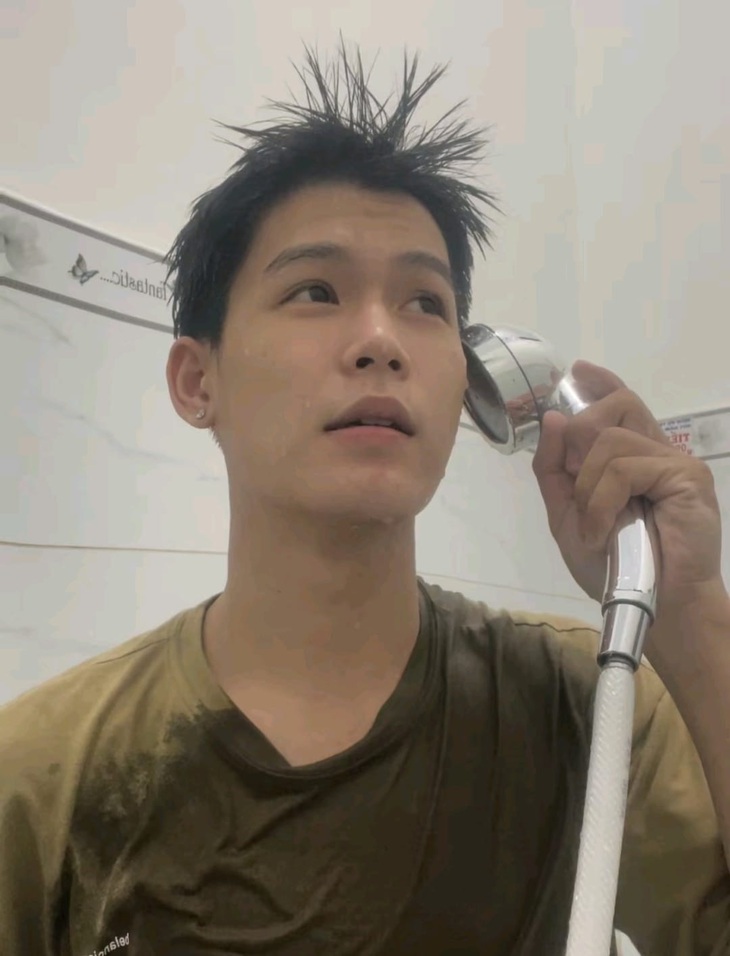 Alo, em nghe rõ không?