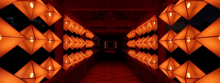 Hành lang trung tâm với 240 đèn lồng nhấp nháy đồng bộ với âm thanh.