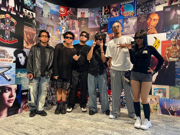 Minh Lai và Liu Grace xuất hiện tại trụ sở Universal Music Group tại Singapore