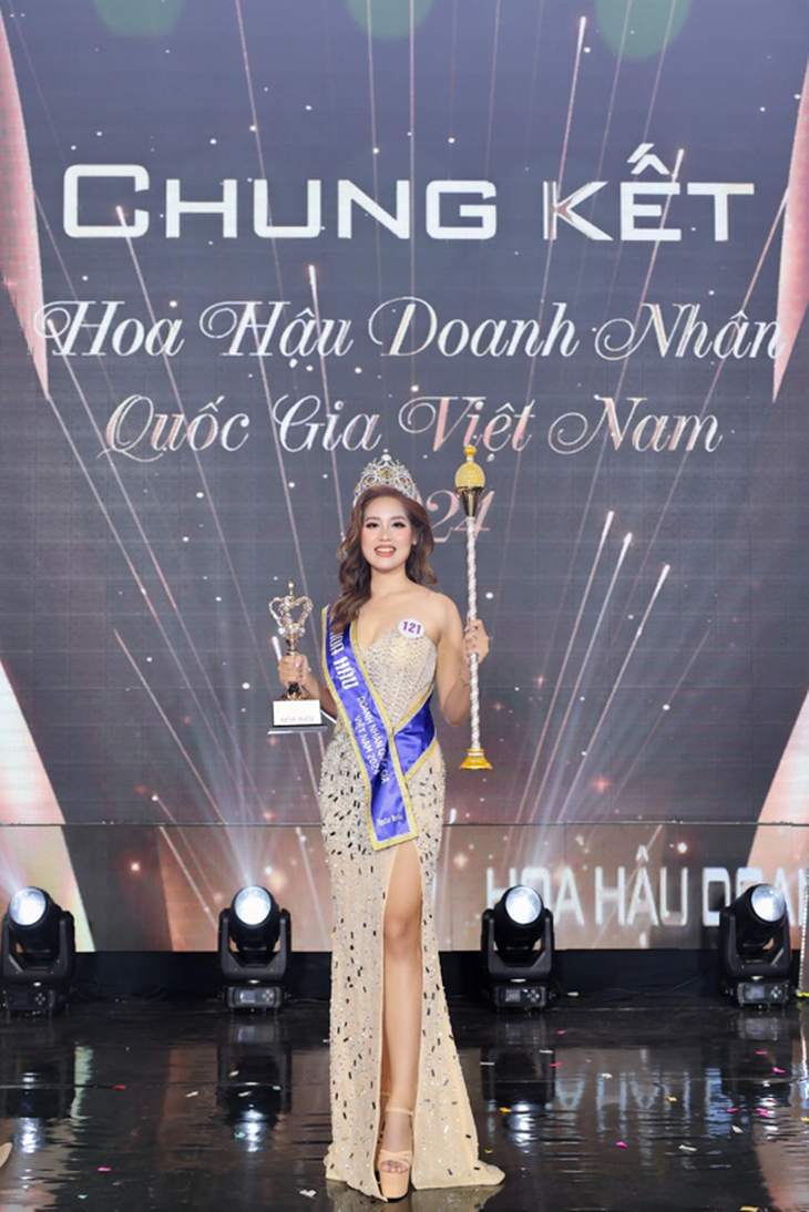 Tân Hoa hậu Doanh nhân Quốc gia Việt Nam 2024 Nguyễn Thị Tuyết Hồng