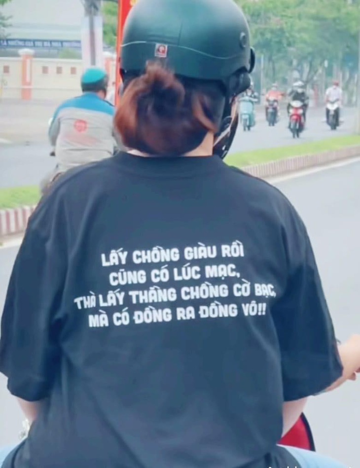 Tuổi trẻ chưa trải sự đời. 