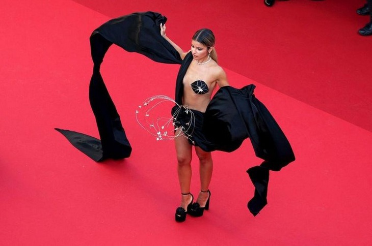 Một khách mời khác cũng chịu cảnh hứng 