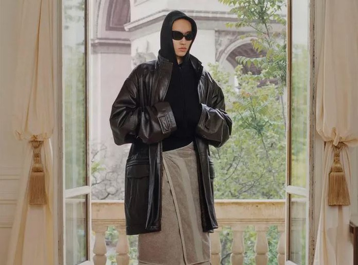 Chiếc váy giống hệt khăn tắm?!