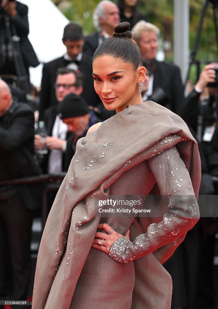 Dù vậy nhan sắc của nàng hậu Philippines vẫn xứng đáng điểm 10