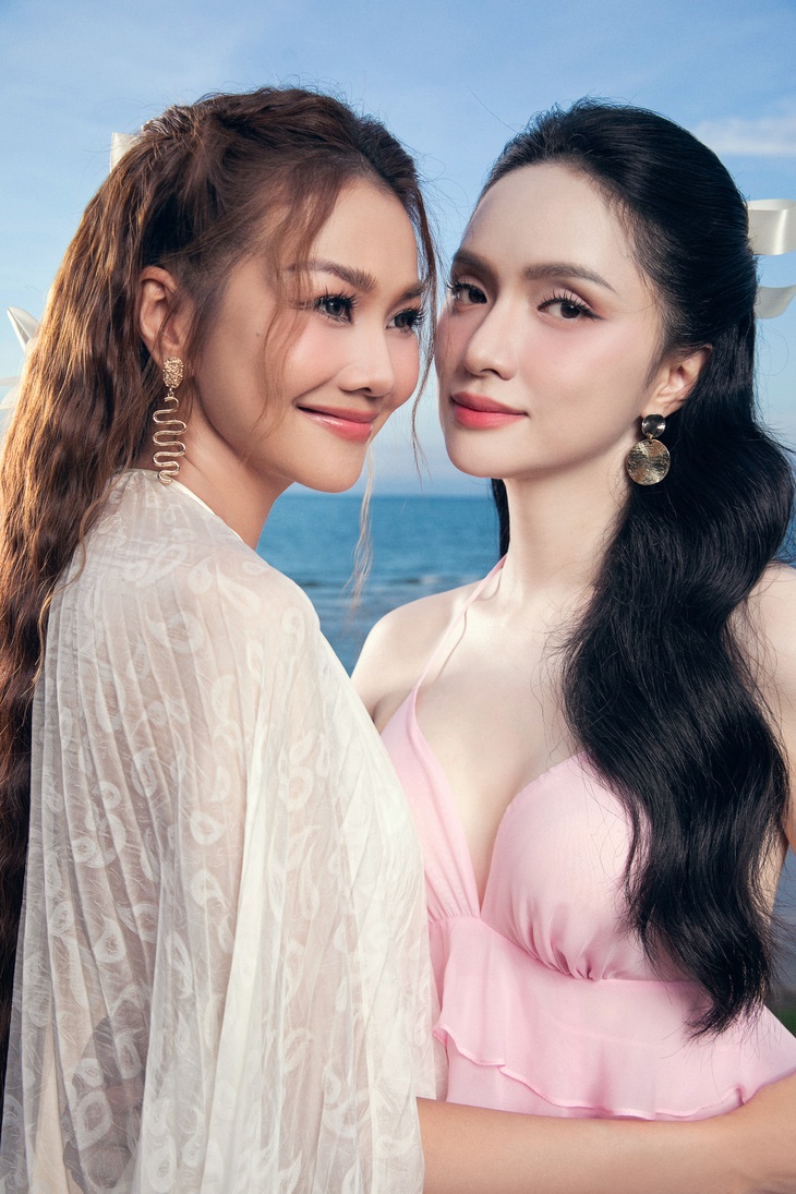 Bên cạnh Thanh Hằng, show diễn còn quy tụ dàn mẫu tên tuổi như hoa hậu Hương Giang, Xuân Hạnh, á hậu Lệ Hằng, Thủy Tiên…