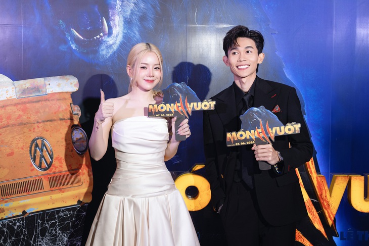 DJ Mie có mặt chúc mừng 