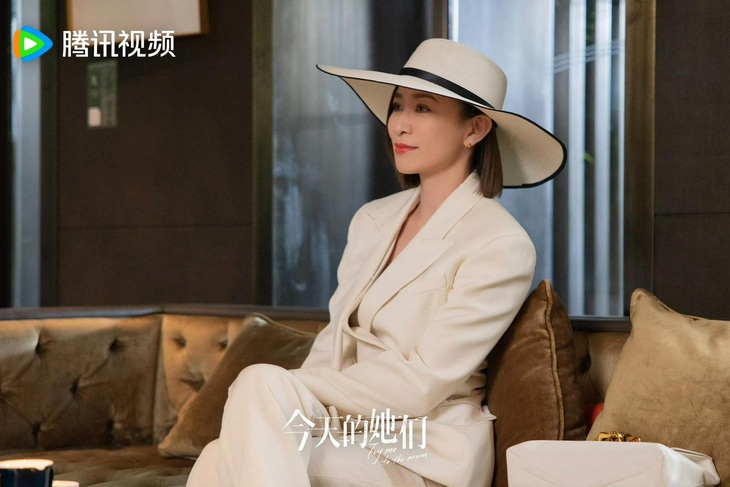 Đến 'nhất tỷ TVB' Xa Thi Mạn còn ám ảnh vì bị đạo diễn mắng - Ảnh 3.